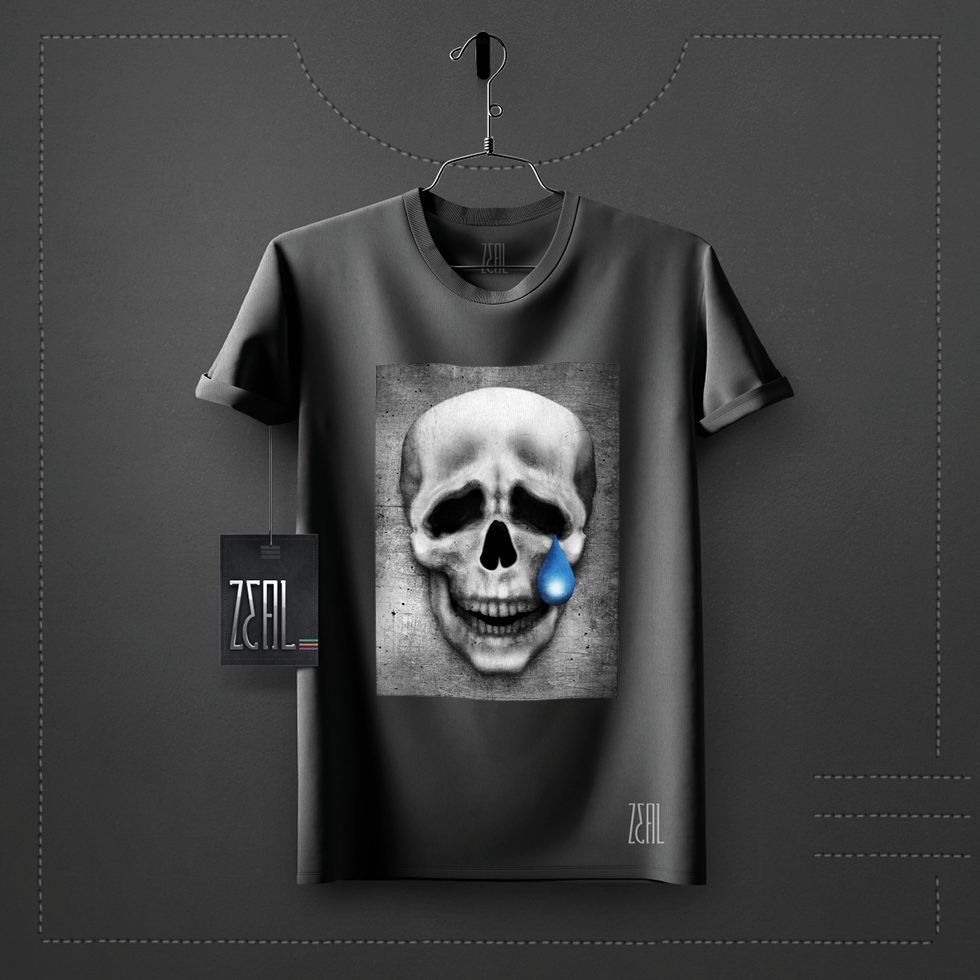 Skull tear V-neck Round neck T-shirt Skull tear V-neck Round neck T-shirt