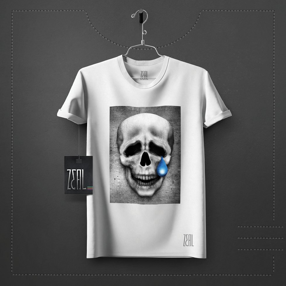 Skull tear V-neck Round neck T-shirt Skull tear V-neck Round neck T-shirt