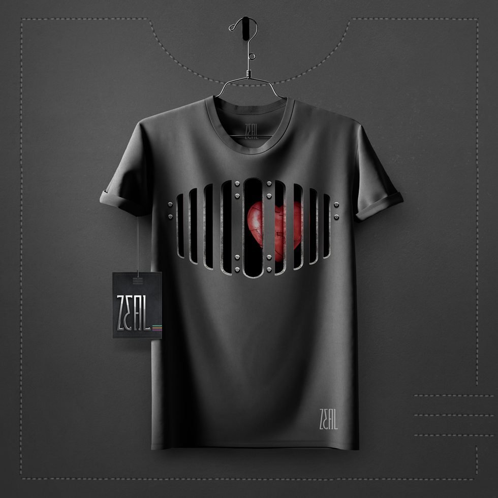 Metal heart V-neck Round neck T-shirt Metal heart V-neck Round neck T-shirt